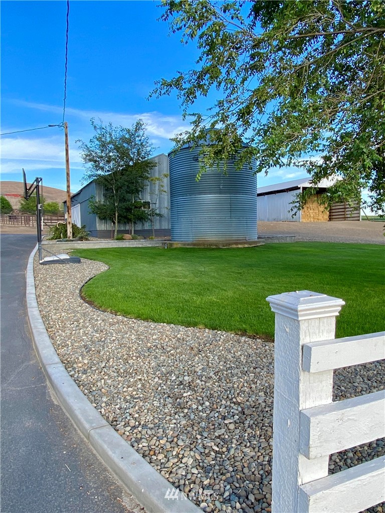 70 Ross Road Ellensburg, WA 98926 - Photo 4 of 40 Gallery Image 4