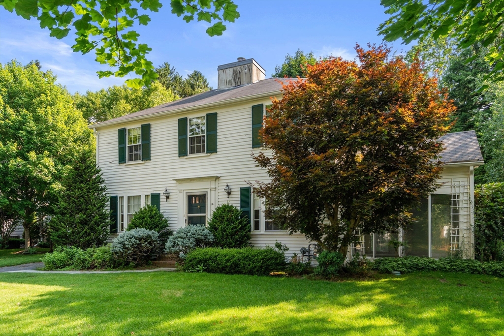 10 Wilde Road Wellesley, MA 02481 - Photo 4 of 30