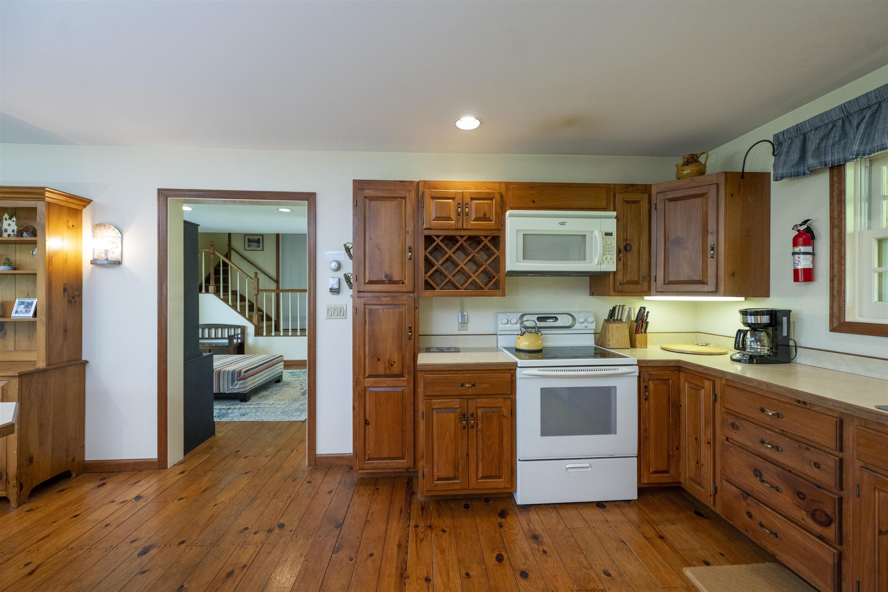 193 Chester Arthur Road Hartford, VT 05059 - Photo 14 of 34