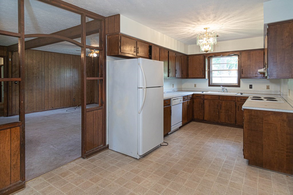 94 Whiterock Road Phenix City, AL 36869 - Photo 4 of 24 Gallery Image 4