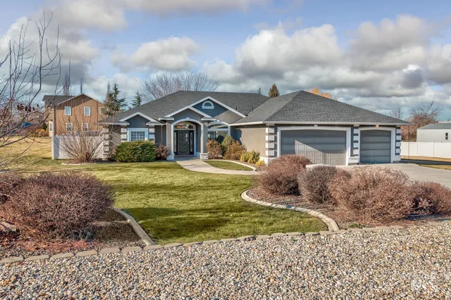 $660,000 | 2104 Shelley Drive, Payette, ID 83661