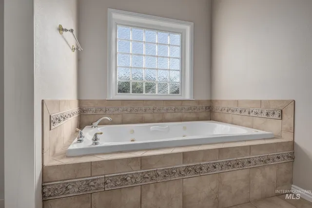 $660,000 | 2104 Shelley Drive, Payette, ID 83661