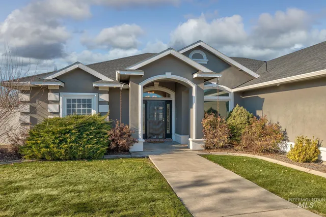 $660,000 | 2104 Shelley Drive, Payette, ID 83661