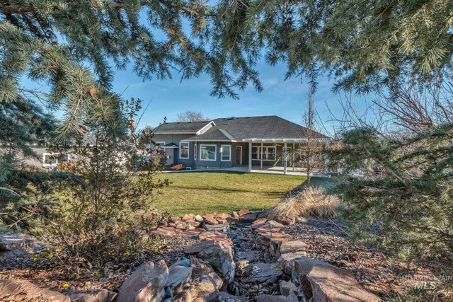 $660,000 | 2104 Shelley Drive, Payette, ID 83661