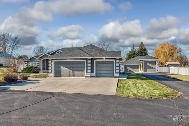 $660,000 | 2104 Shelley Drive, Payette, ID 83661