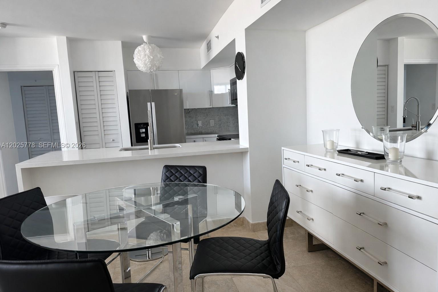 90 Alton Road, Unit 1009 Miami Beach, FL 33139 - Photo 7 of 20