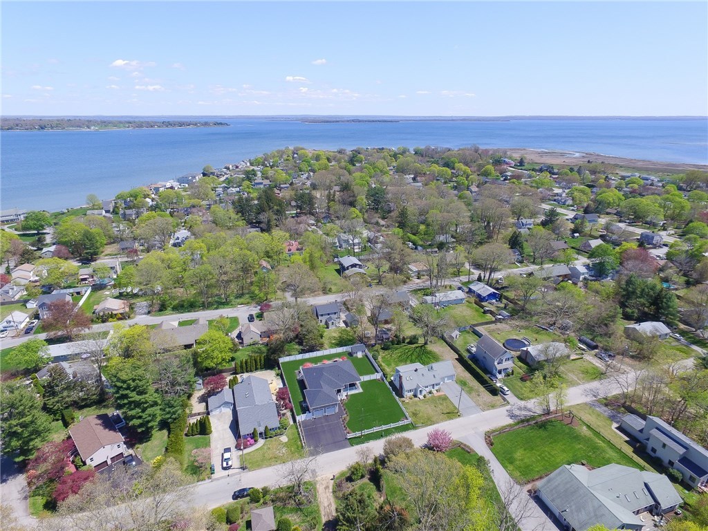 22 Primrose Drive Warwick, RI 02818 - Photo 2 of 44