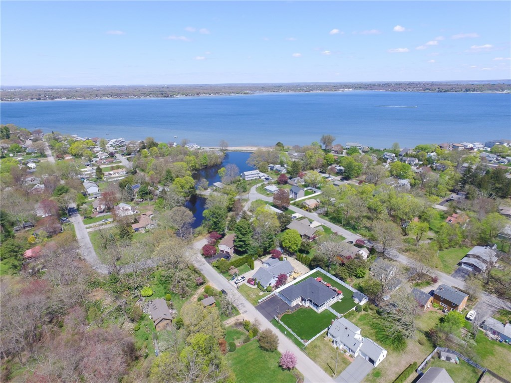 22 Primrose Drive Warwick, RI 02818 - Photo 4 of 44