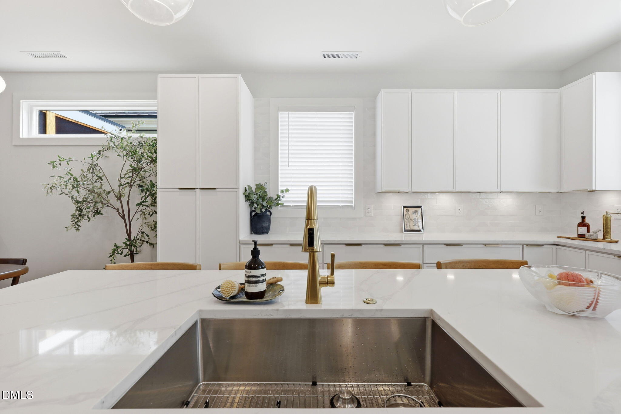 521 Coleman Street Raleigh, NC 27601 - Photo 16 of 54 39-web-or-mls-IMG_4103