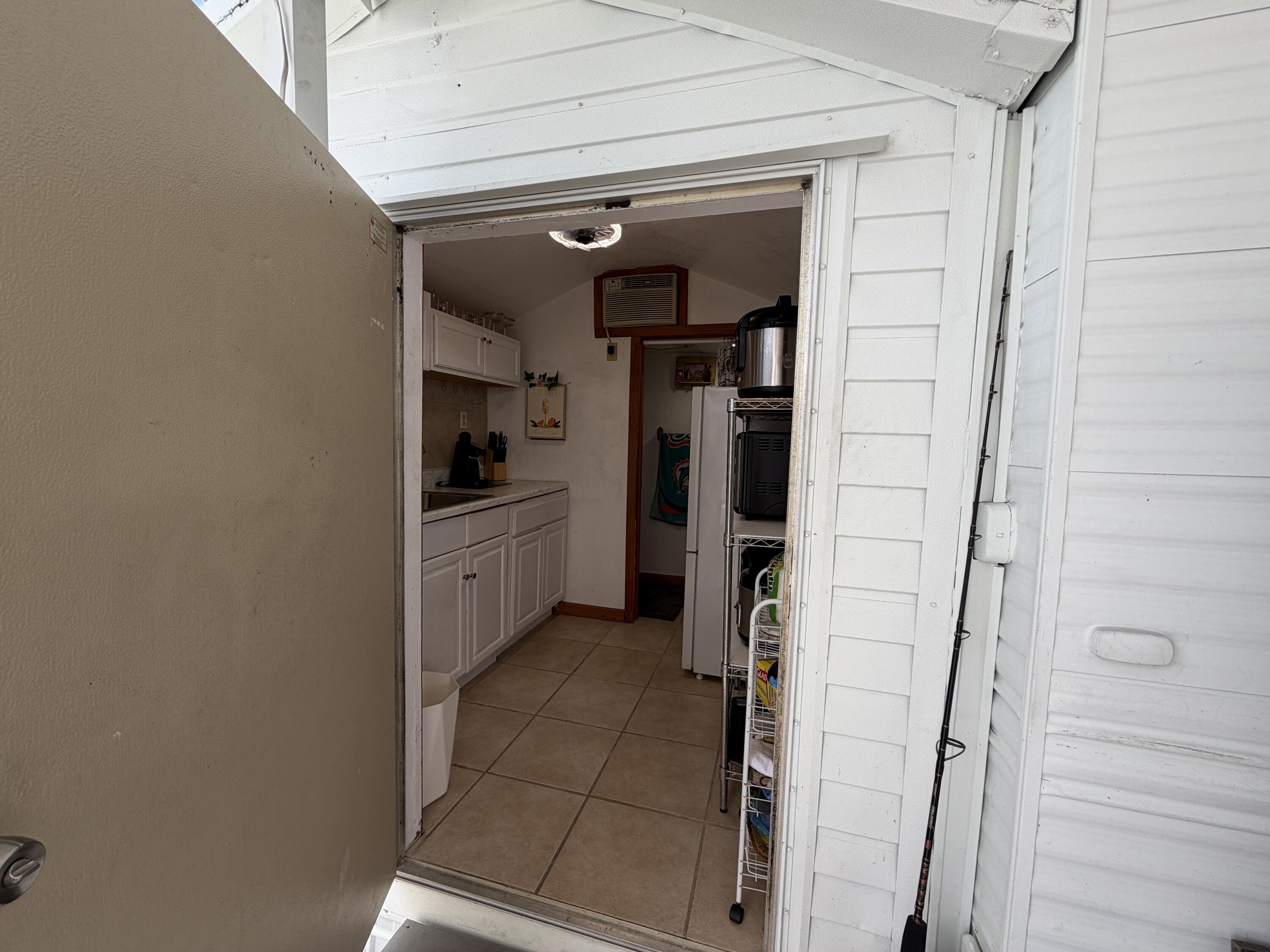 325 Calusa Street, Unit 81 Key Largo, FL 33037 - Photo 22 of 34 Casita