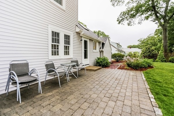 40 Hickory Cliff Road Newton, MA 02464 - Photo 13 of 15