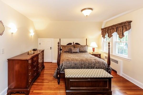 40 Hickory Cliff Road Newton, MA 02464 - Photo 9 of 15