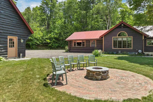$1,100,000 | 83 Towle Road, Intervale, NH 03845