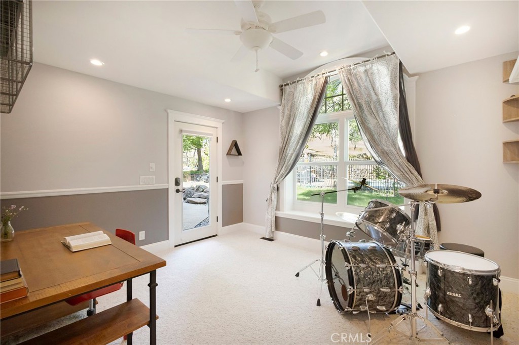 3731 Royal Mountain Road Oroville, CA 95965 - Photo 30 of 67 Office off of Downstairs Primary Bedroom Suite