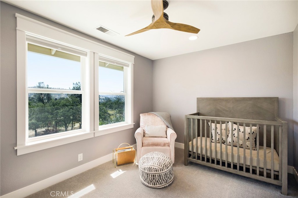 3731 Royal Mountain Road Oroville, CA 95965 - Photo 32 of 67 a bedroom with a bed and a window