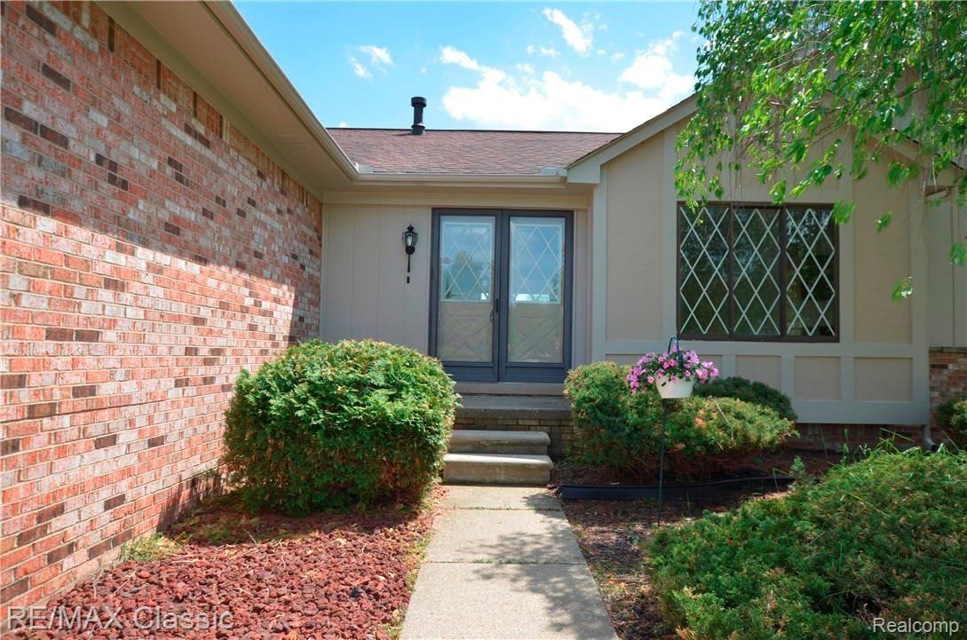 2334 Norton Road Rochester, MI 48307 - Photo 3 of 30 _DSC6924-2.JPG
