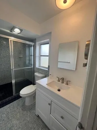 $1,900 | 1000 Northeast 14th Avenue, Unit 401, Hallandale Beach, FL 33009