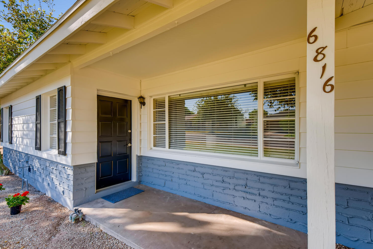6816 East Granada Road Scottsdale, AZ 85257 - Photo 4 of 27 Entryway