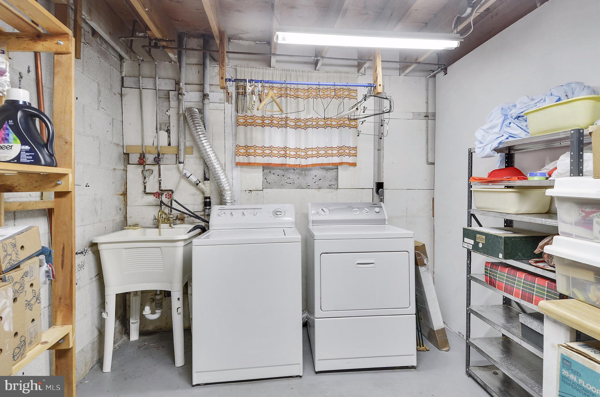 18727 Bloomfield Road Olney, MD 20832 - Photo 23 of 25 a utility room with dryer and washer