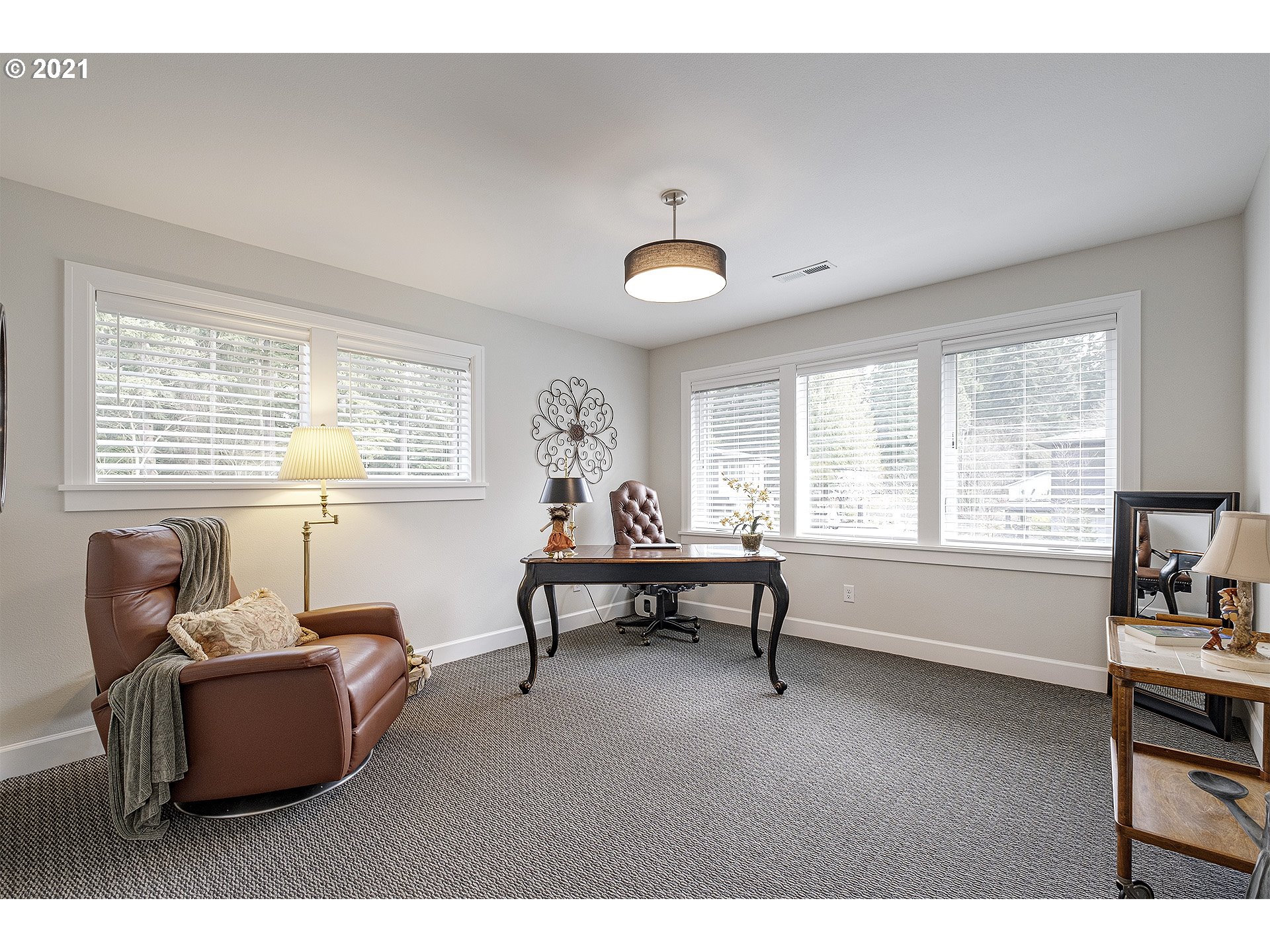 18977 Pilkington Road Lake Oswego, OR 97035 - Photo 19 of 32 Bedroom