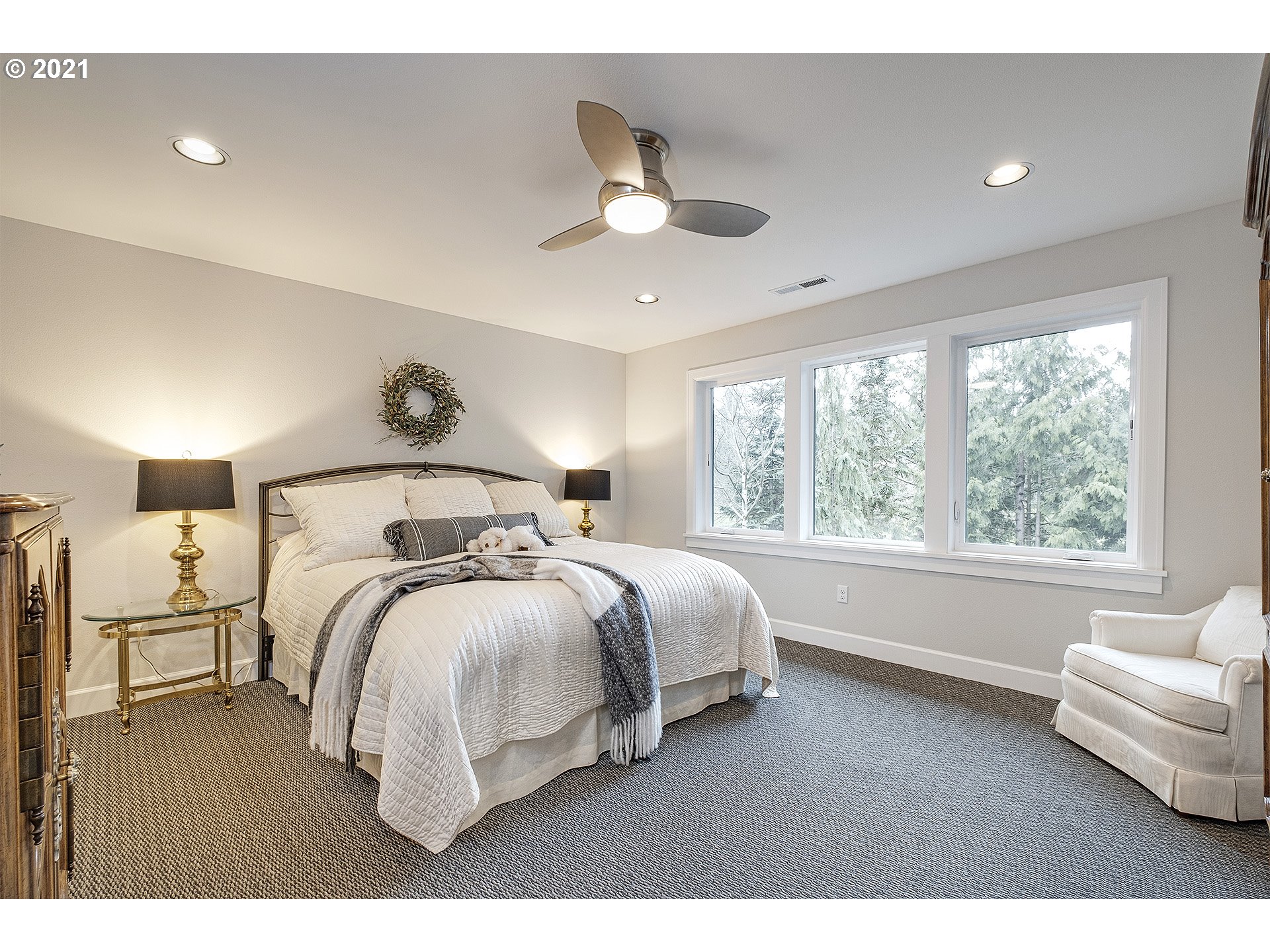 18977 Pilkington Road Lake Oswego, OR 97035 - Photo 20 of 32 Bedroom