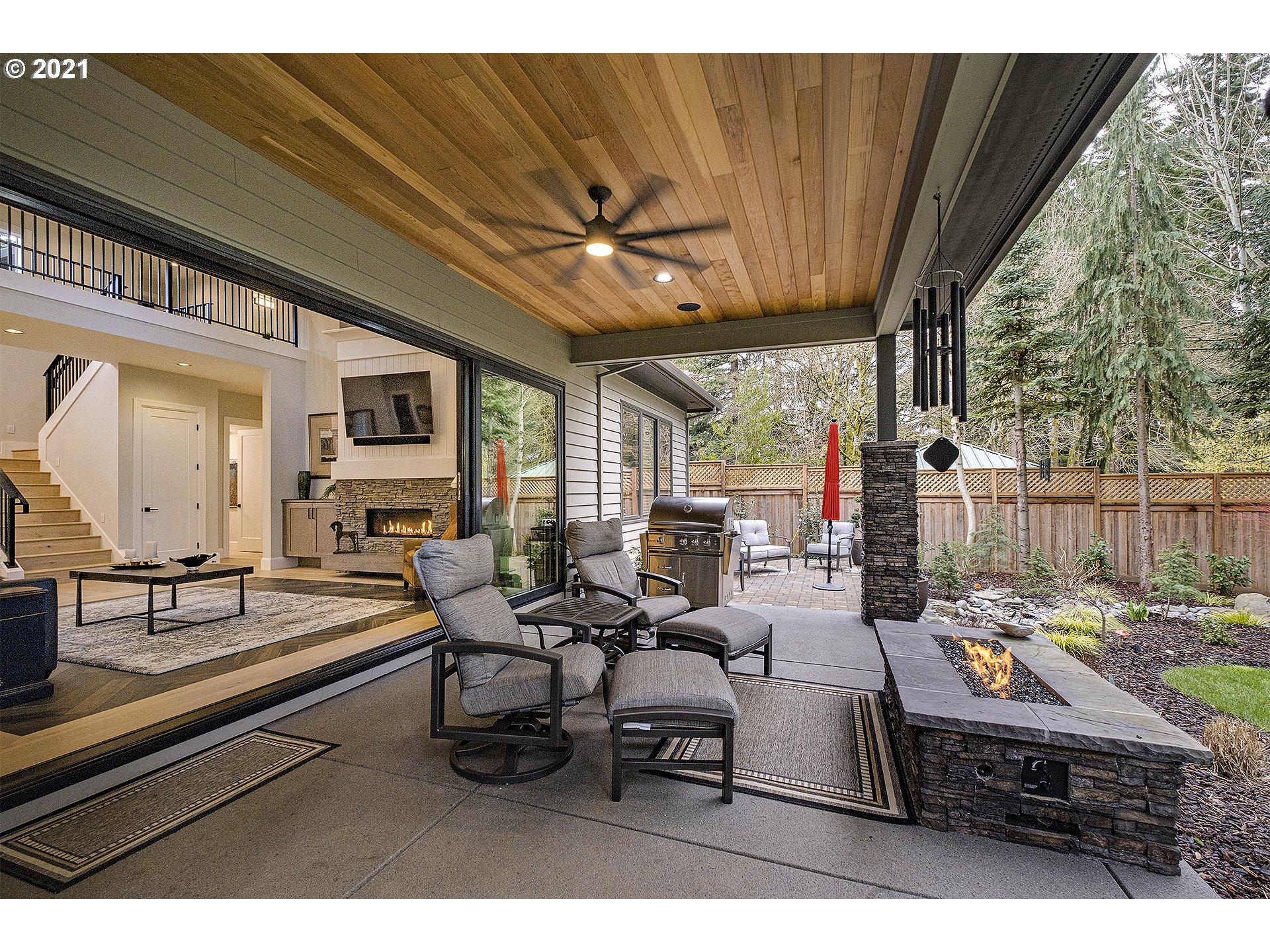 18977 Pilkington Road Lake Oswego, OR 97035 - Photo 23 of 32 Porch