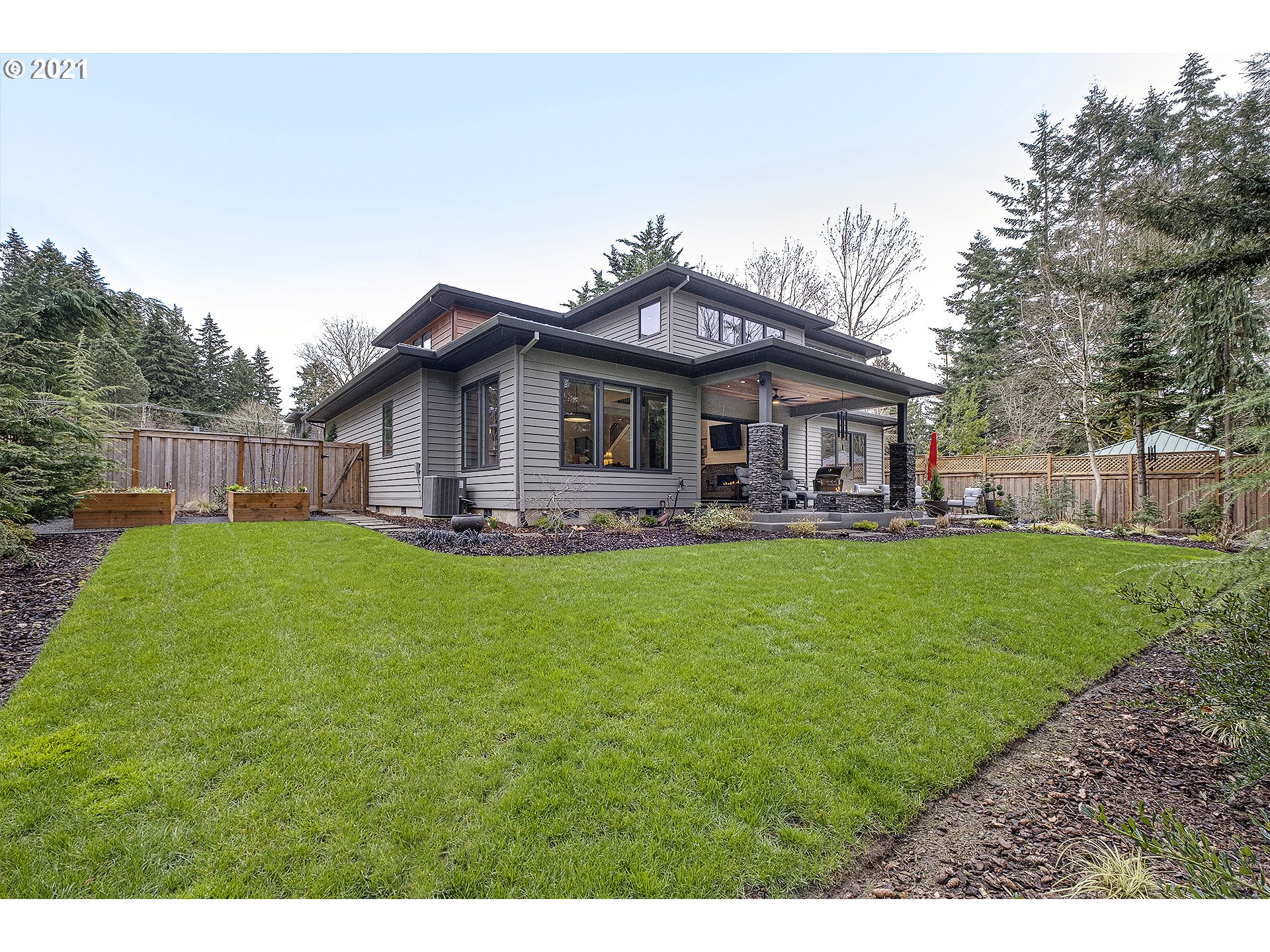 18977 Pilkington Road Lake Oswego, OR 97035 - Photo 25 of 32 Backyard