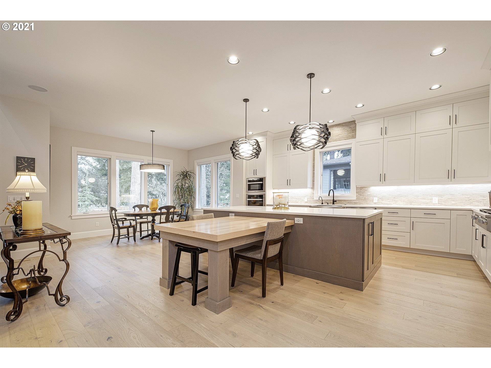 18977 Pilkington Road Lake Oswego, OR 97035 - Photo 3 of 32 Kitchen