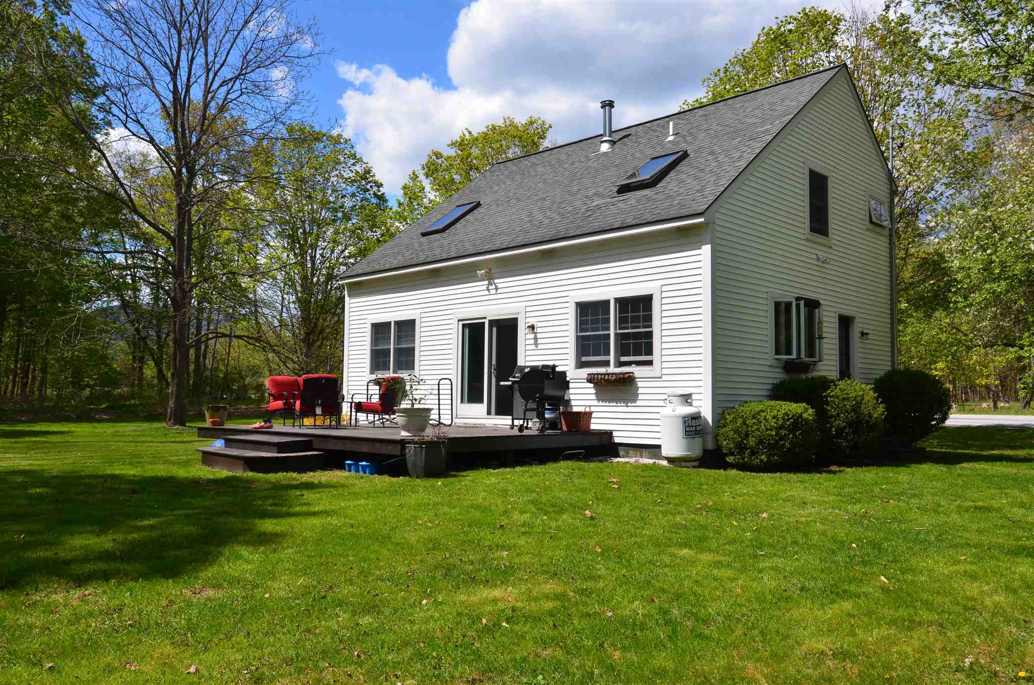 346 East Manchester Road Manchester, VT 05255 - Photo 2 of 12 Gallery Image 2