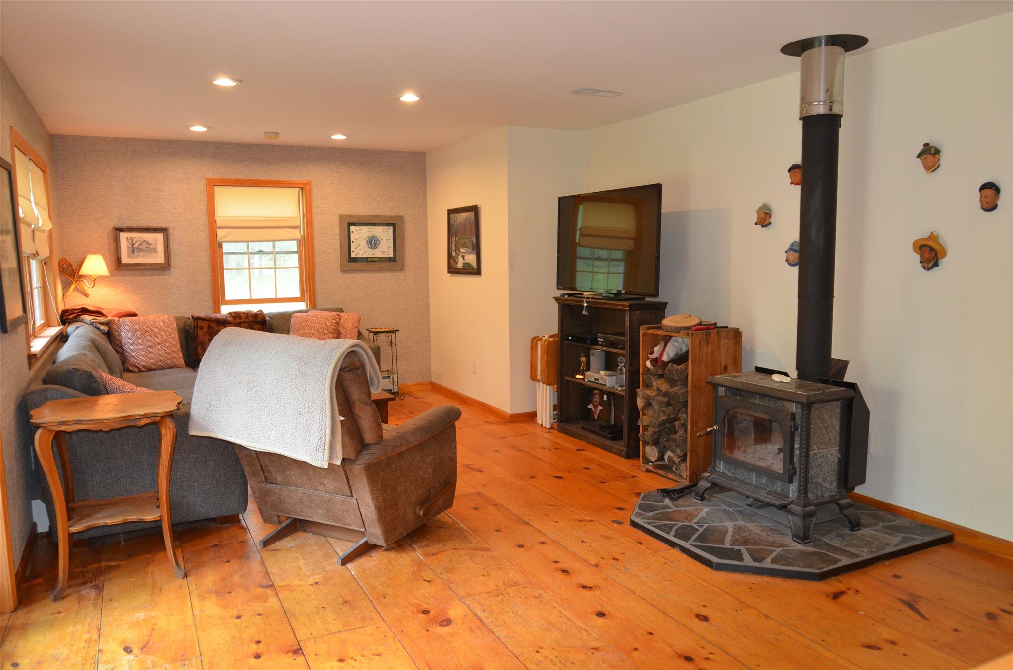 346 East Manchester Road Manchester, VT 05255 - Photo 4 of 12 Gallery Image 4