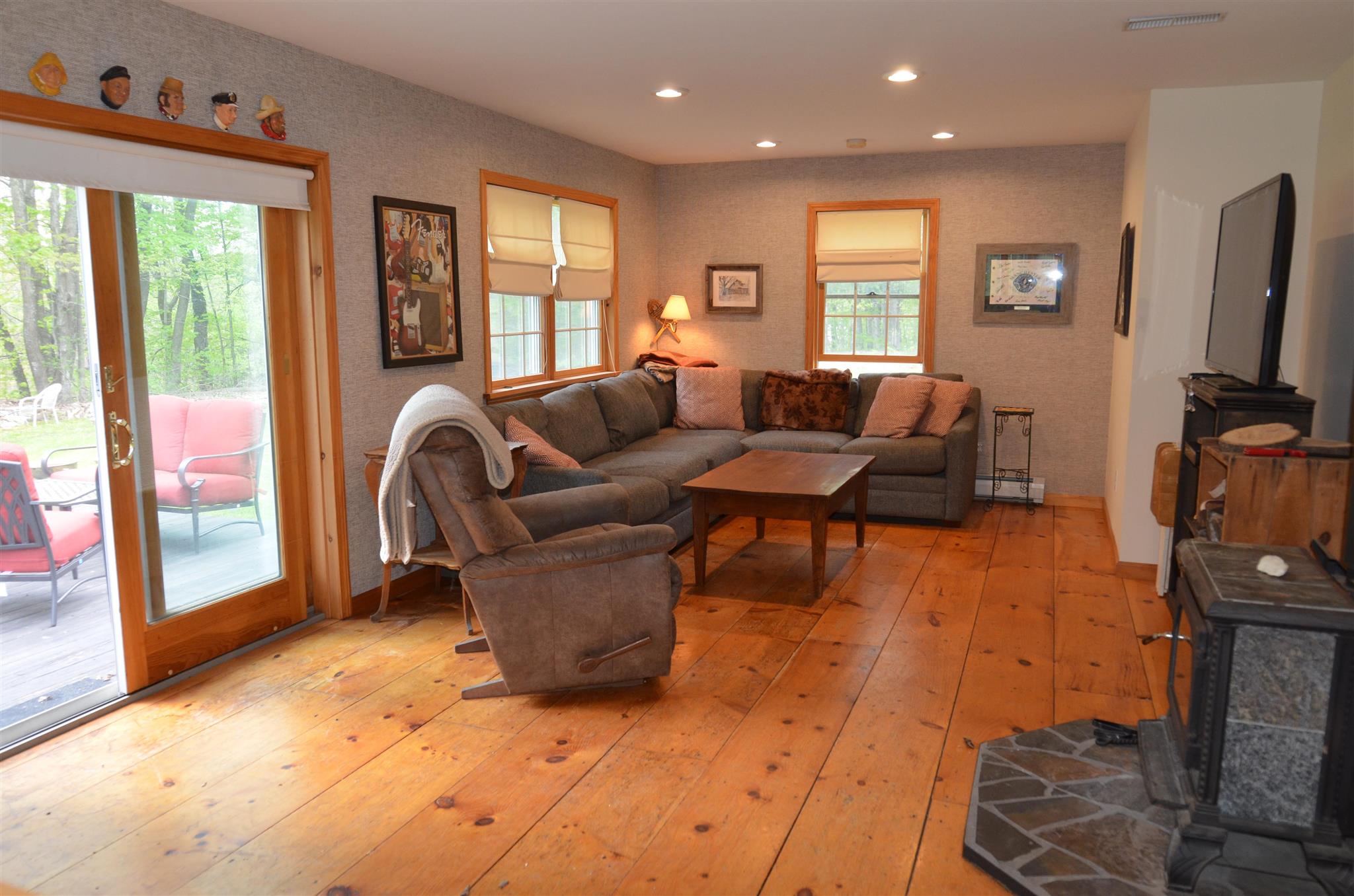 346 East Manchester Road Manchester, VT 05255 - Photo 5 of 12 Gallery Image 5