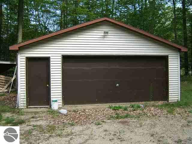 9838 Martin Road Honor, MI 49640 - Photo 6 of 15 1719720-5.JPG