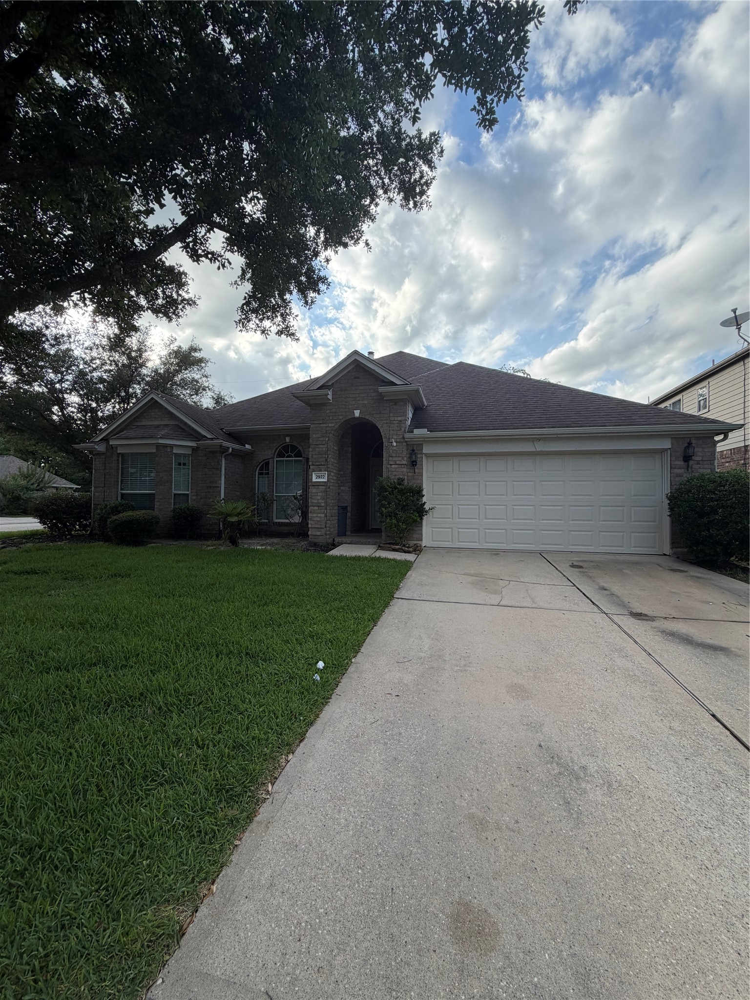 2922 Sandleigh Drive Spring, TX 77388 - Photo 2 of 14