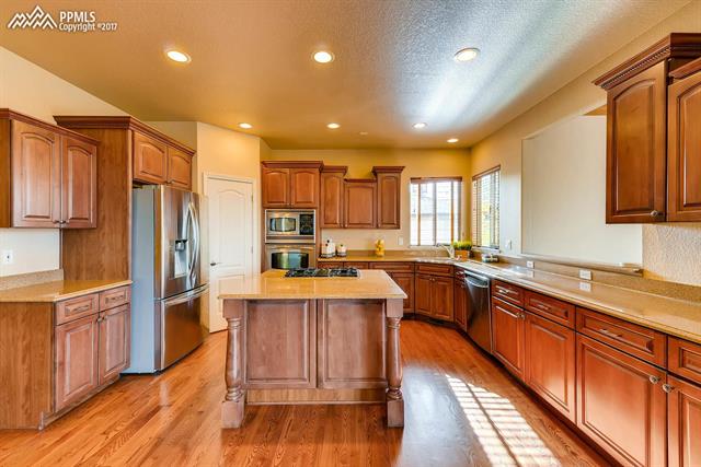 2363 Rusty Ridge Court Colorado Springs, CO 80921 - Photo 8 of 28 Gallery Image 8