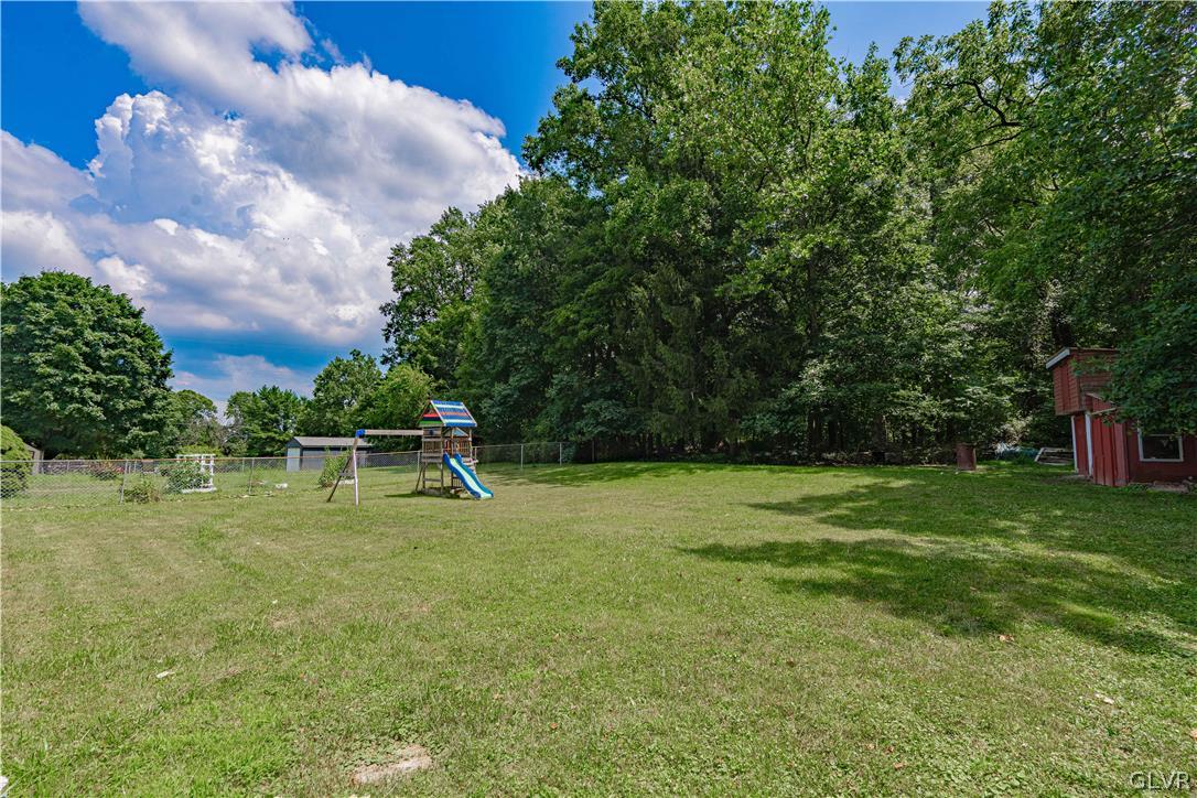 5573 Emmaus Road Emmaus, PA 18049 - Photo 25 of 33 Back yard
