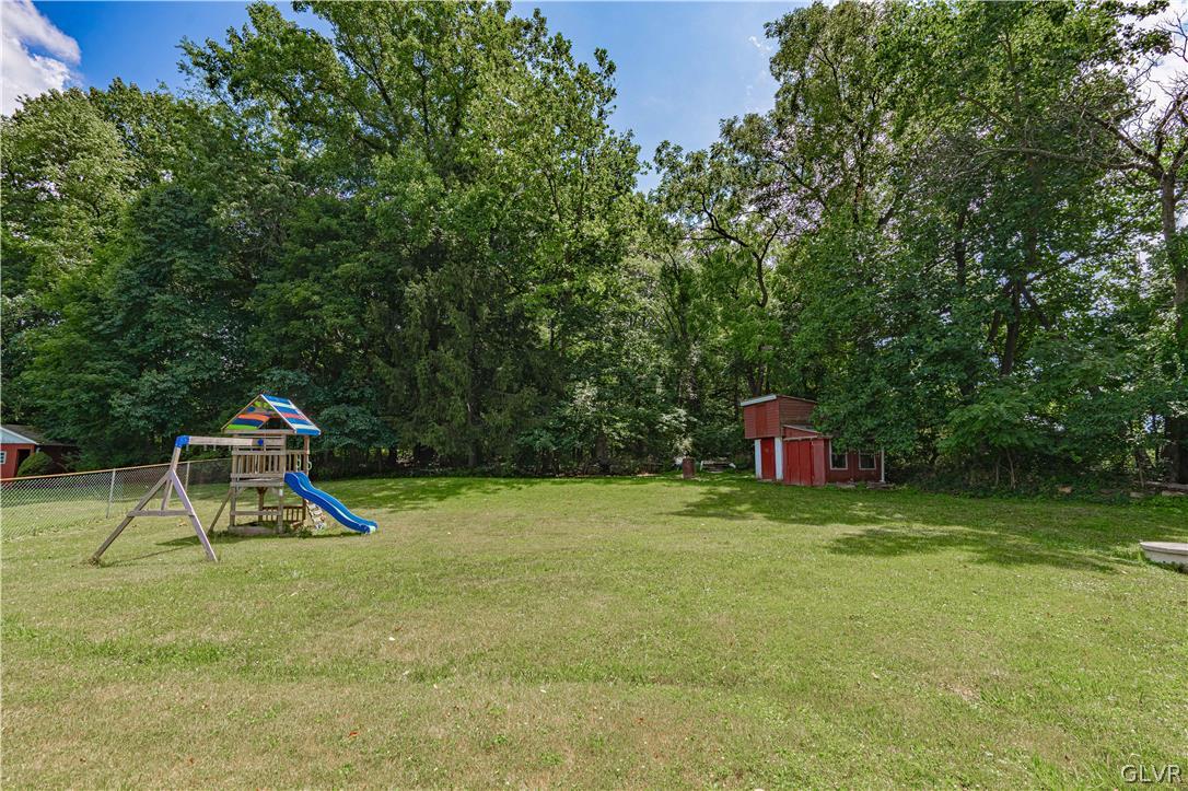 5573 Emmaus Road Emmaus, PA 18049 - Photo 26 of 33 Back yard