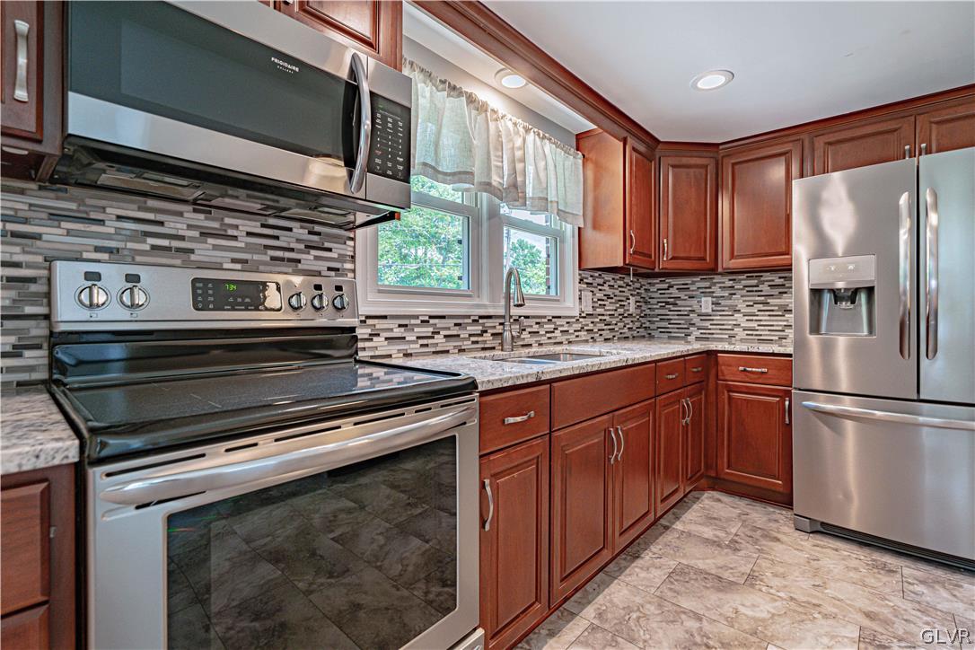 5573 Emmaus Road Emmaus, PA 18049 - Photo 5 of 33 Gallery Image 5