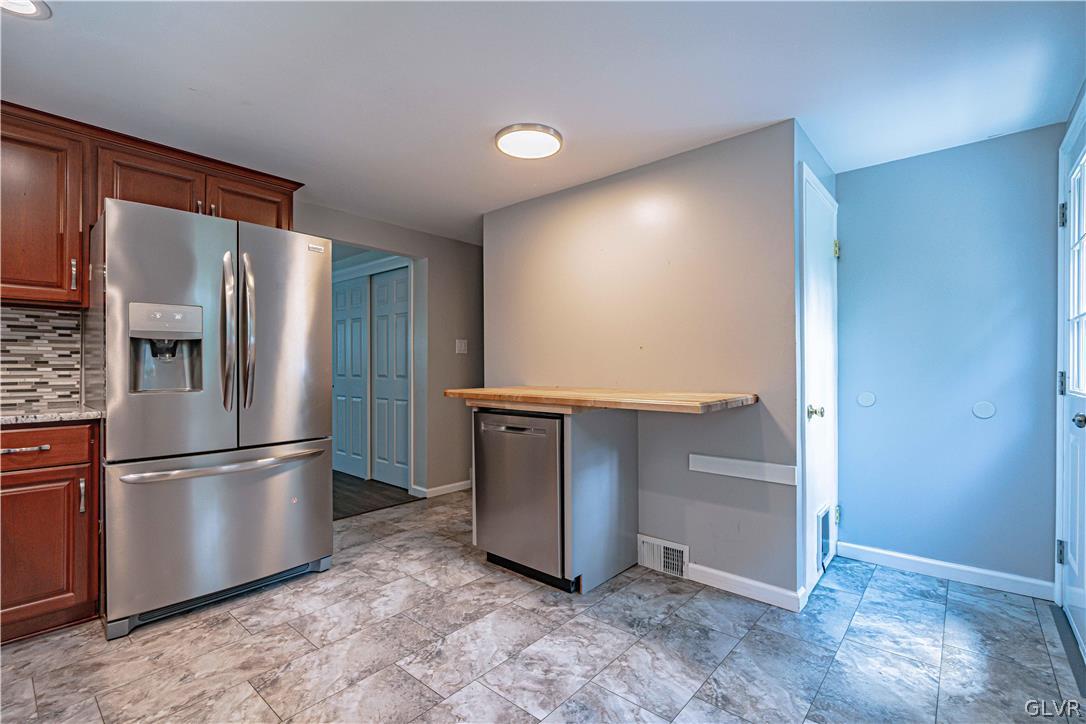 5573 Emmaus Road Emmaus, PA 18049 - Photo 6 of 33 Gallery Image 6