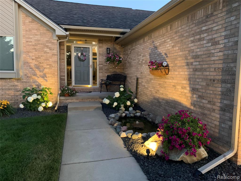 9095 Rotondo Drive Howell, MI 48855 - Photo 6 of 30