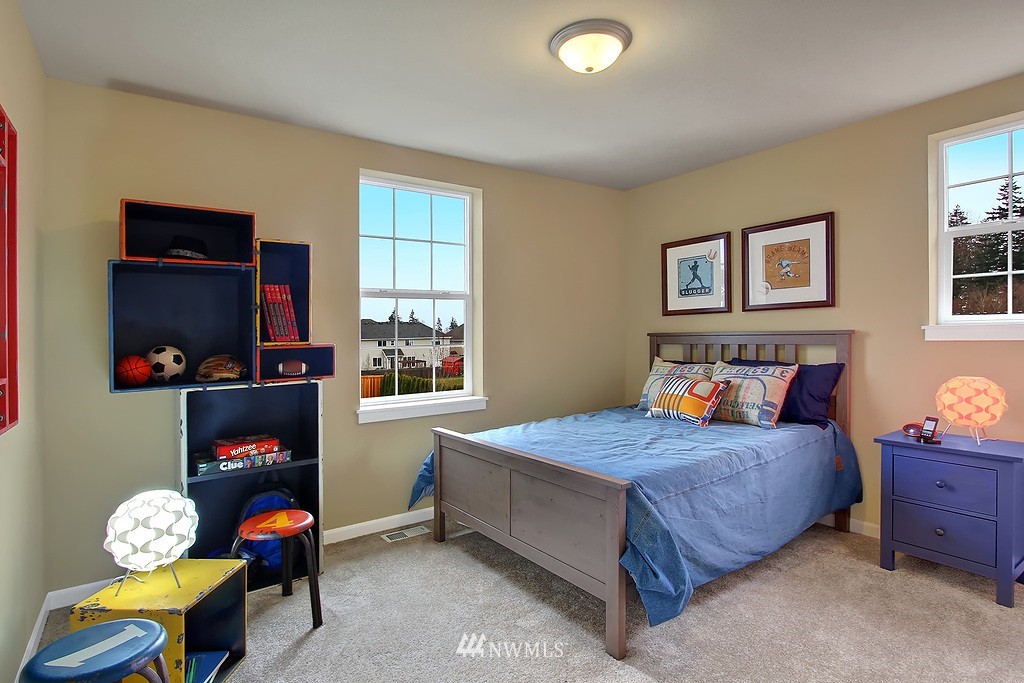 5613 Northeast 8th Street Renton, WA 98059 - Photo 9 of 17 Gallery Image 9