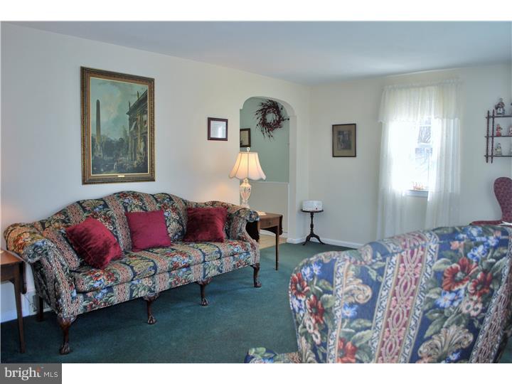 40 Barbara Road Hatboro, PA 19040 - Photo 2 of 19