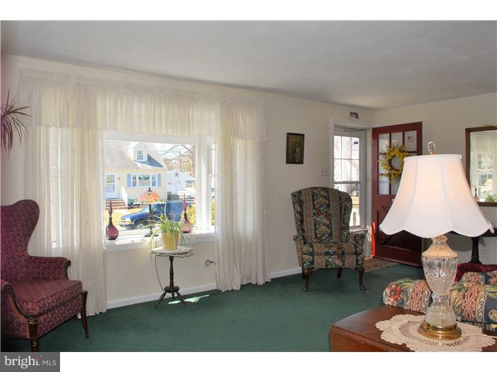 40 Barbara Road Hatboro, PA 19040 - Photo 3 of 19
