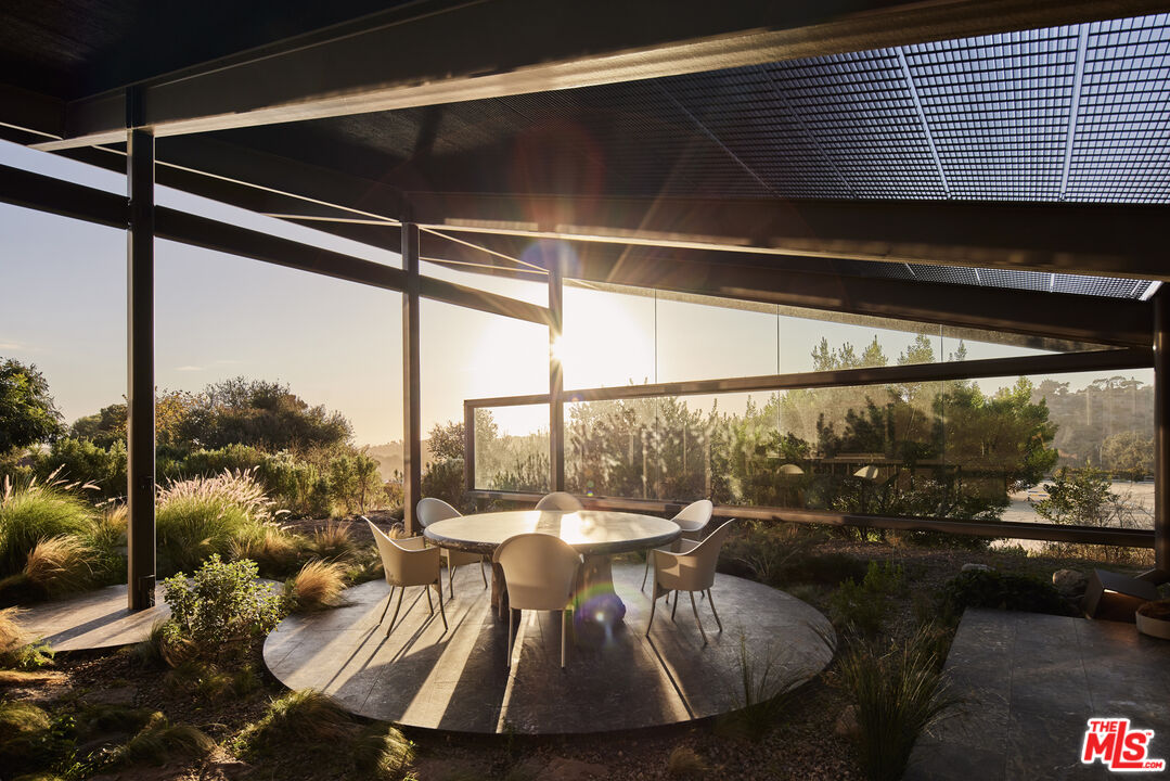 5900 Bonsall Drive Malibu, CA 90265 - Photo 26 of 51