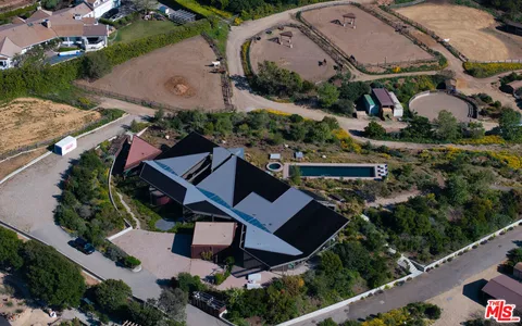 $24,500,000 | 5900 Bonsall Drive, Malibu, CA 90265