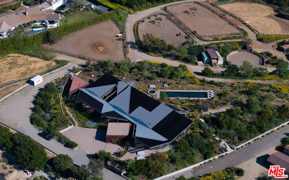 5900 Bonsall Drive Malibu, CA 90265 - Photo 4 of 51