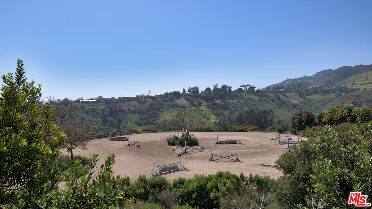 5900 Bonsall Drive Malibu, CA 90265 - Photo 45 of 51