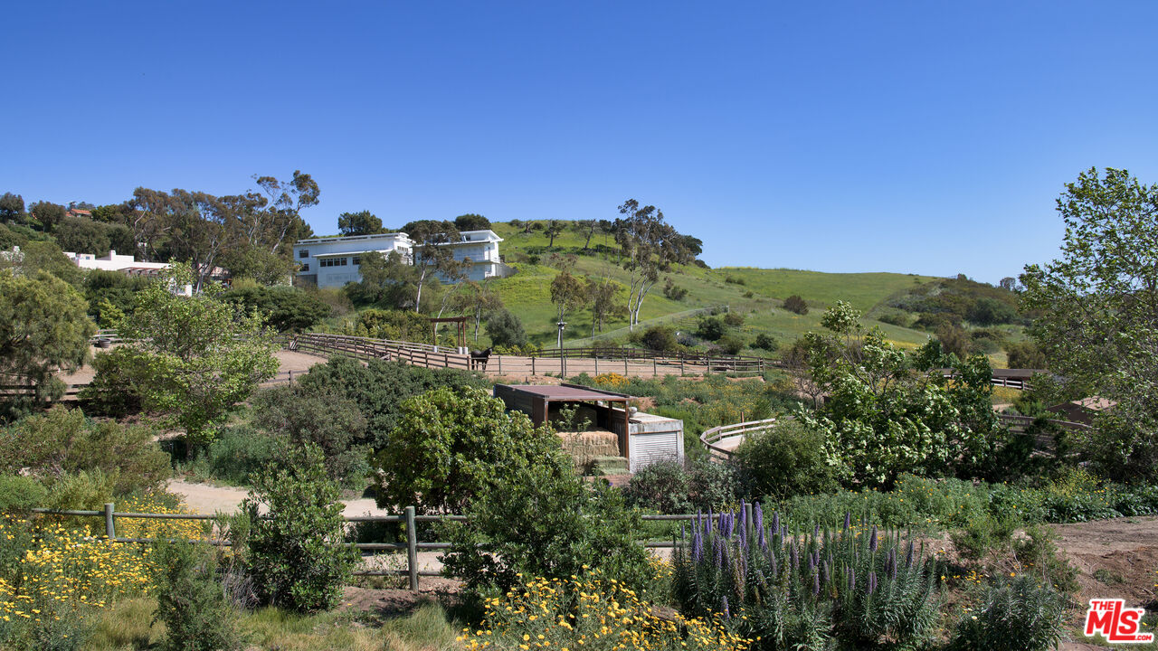 5900 Bonsall Drive Malibu, CA 90265 - Photo 47 of 51