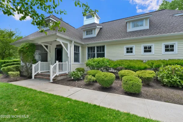 $900,000 | 87 Thornbrooke Drive, Shrewsbury, NJ 07702