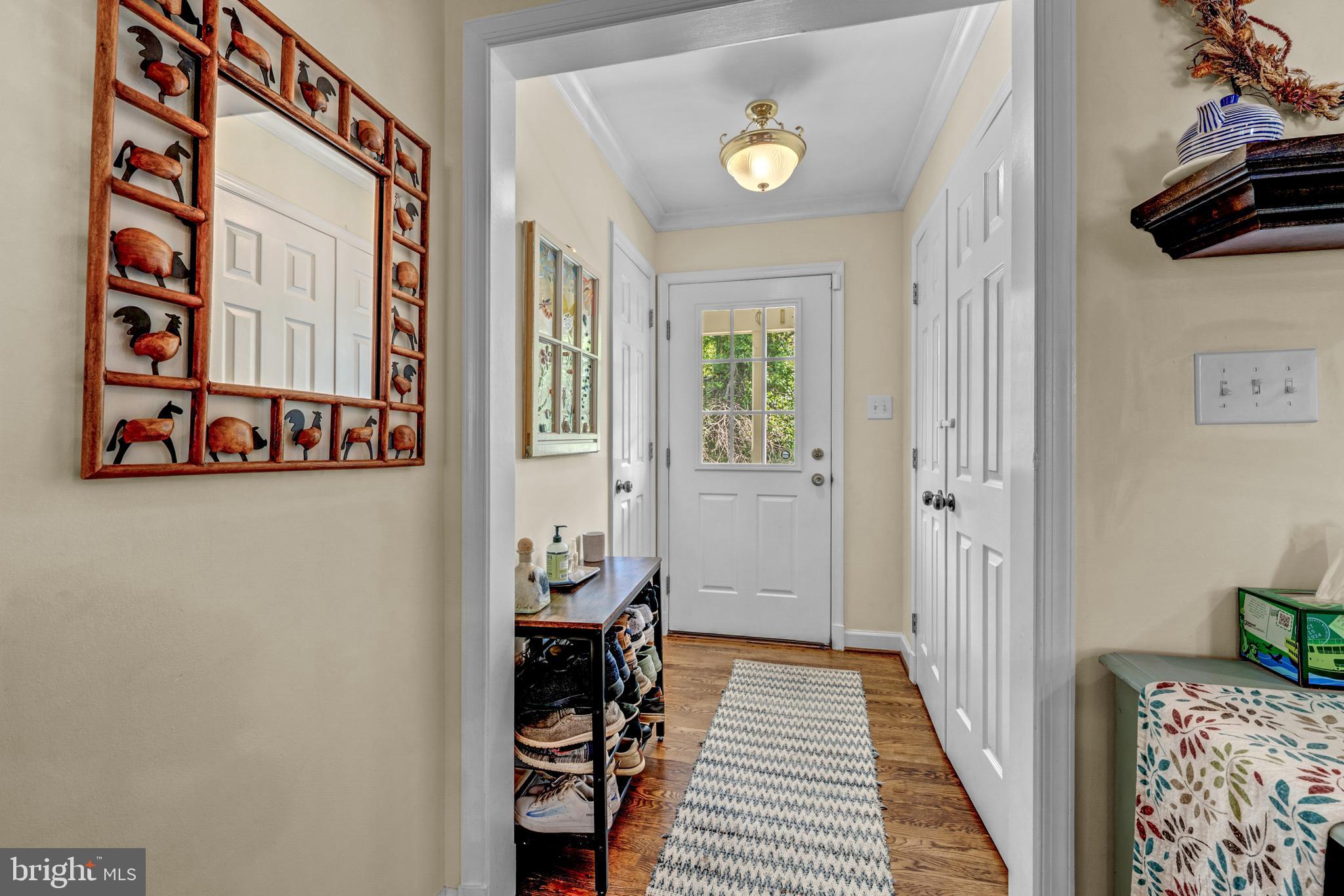 35094 Scotland Heights Road Round Hill, VA 20141 - Photo 5 of 41 Front door entrance to home