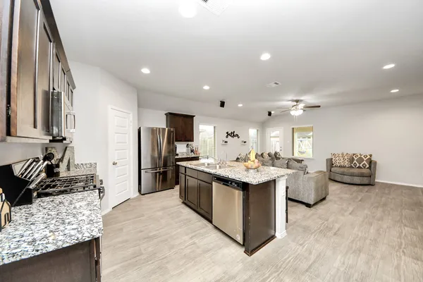 $300,000 | 6806 Amber Clf Lane, Richmond, TX 77469